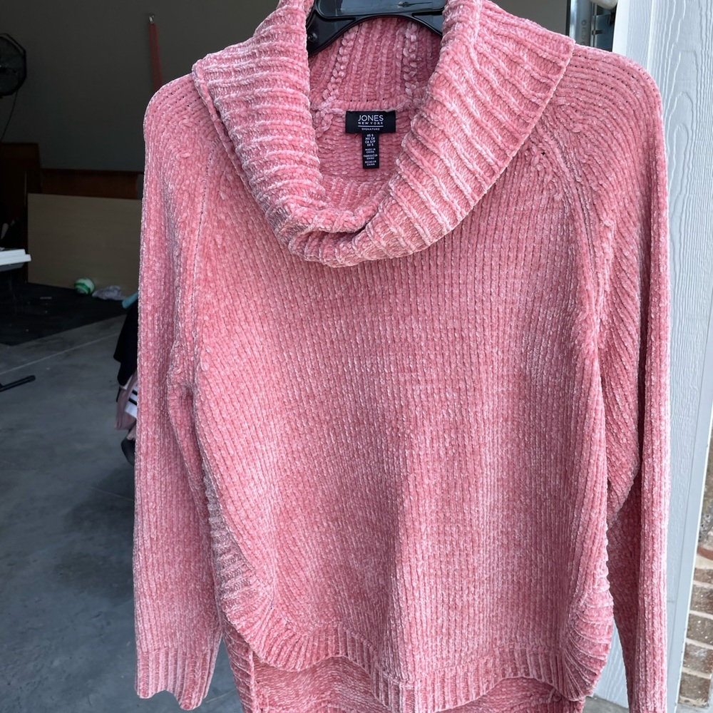 Women’s chenille knit cowl neck sweater size: small